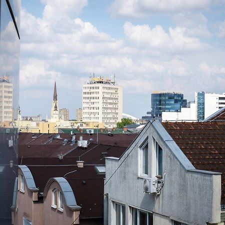 Boulevard Studio Apartment Novi Sad Buitenkant foto